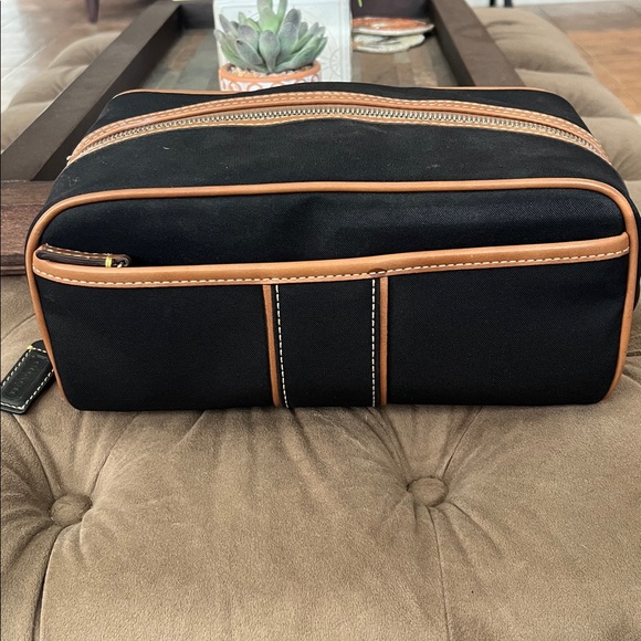 Coach Leatherware Travel Bag Kit Black & Tan - Picture 1 of 9